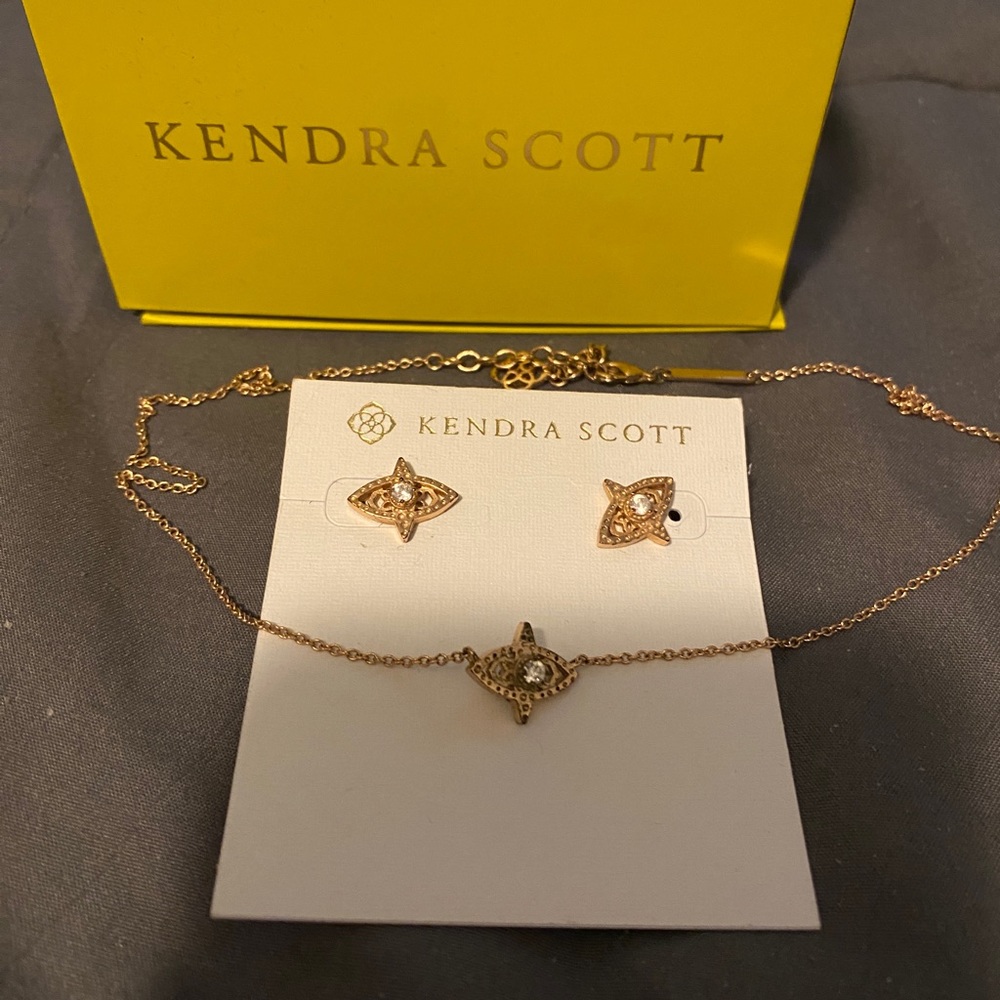 Kendra Scott matching necklace and earrings